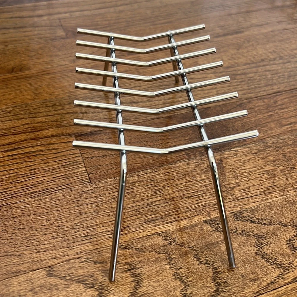Chrome elevated soap dish tray